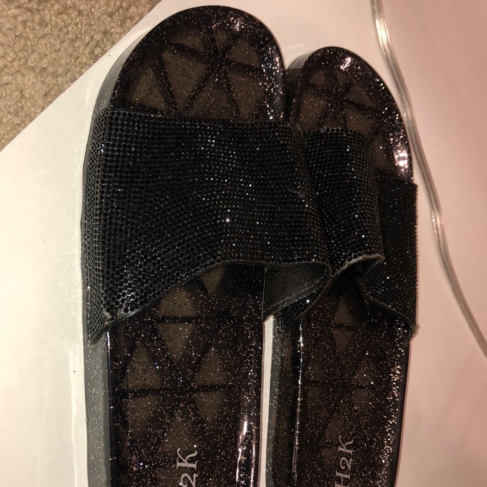 Slides/Slippers - Picture 2 of 7